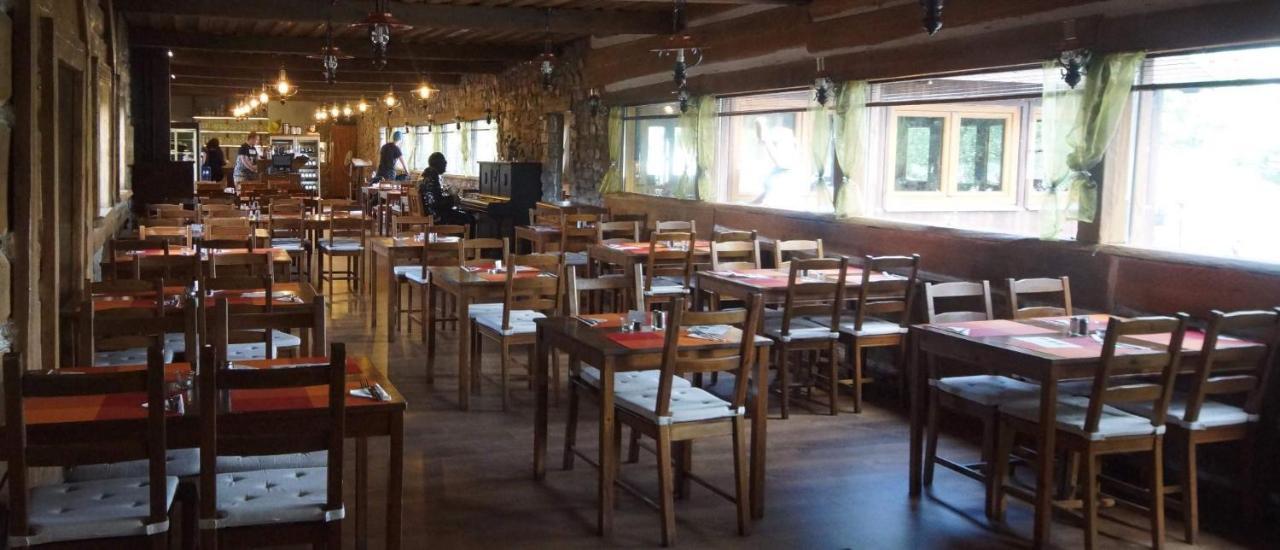 Seberak - Ubytovani V Chatickach A V Luxusnich Stanech Praag Buitenkant foto